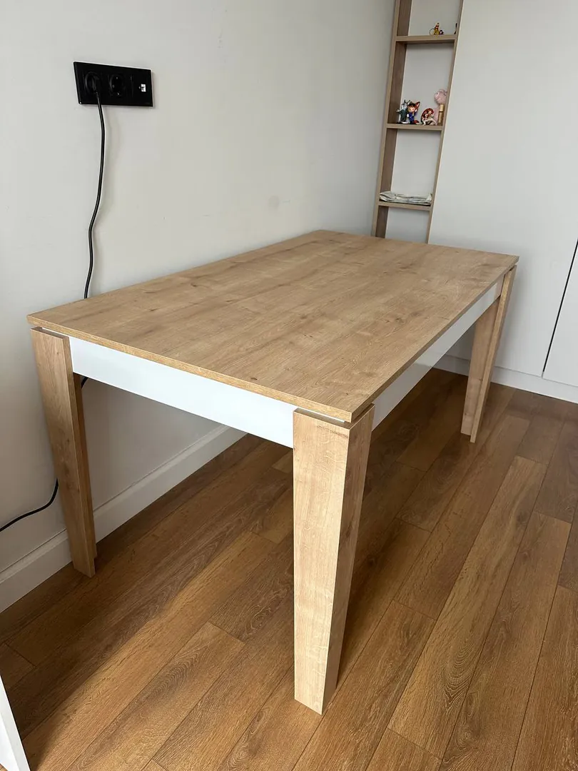 Desk 140×80 — photo 1