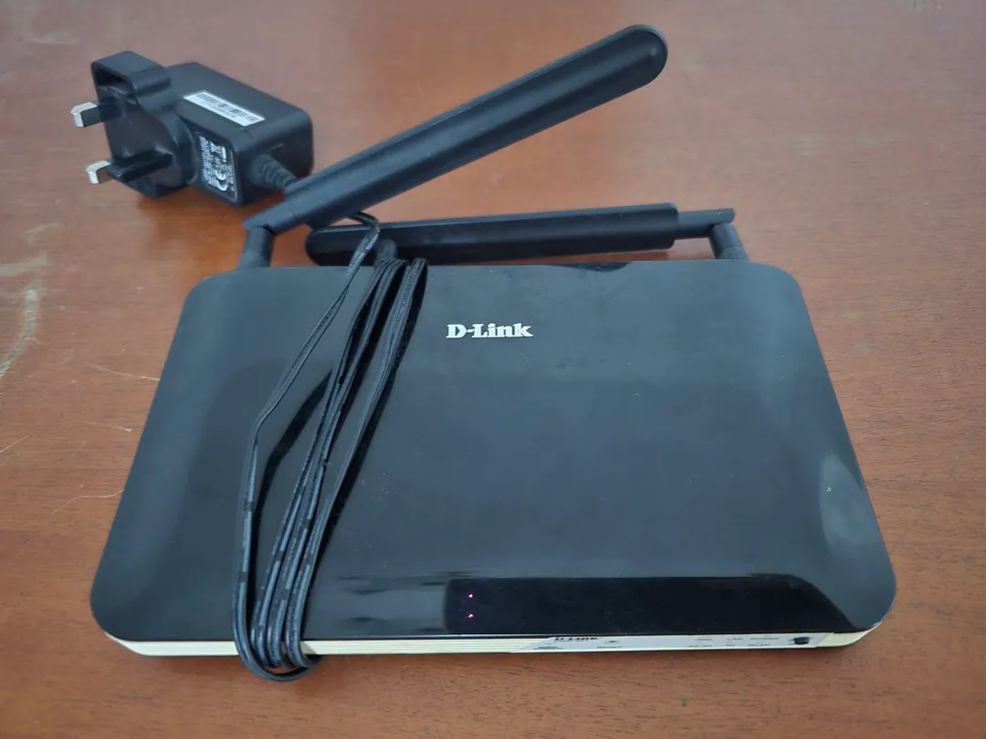 Wi-Fi როუტერი D-Link DWR-921 4G LTE — ფოტო 1
