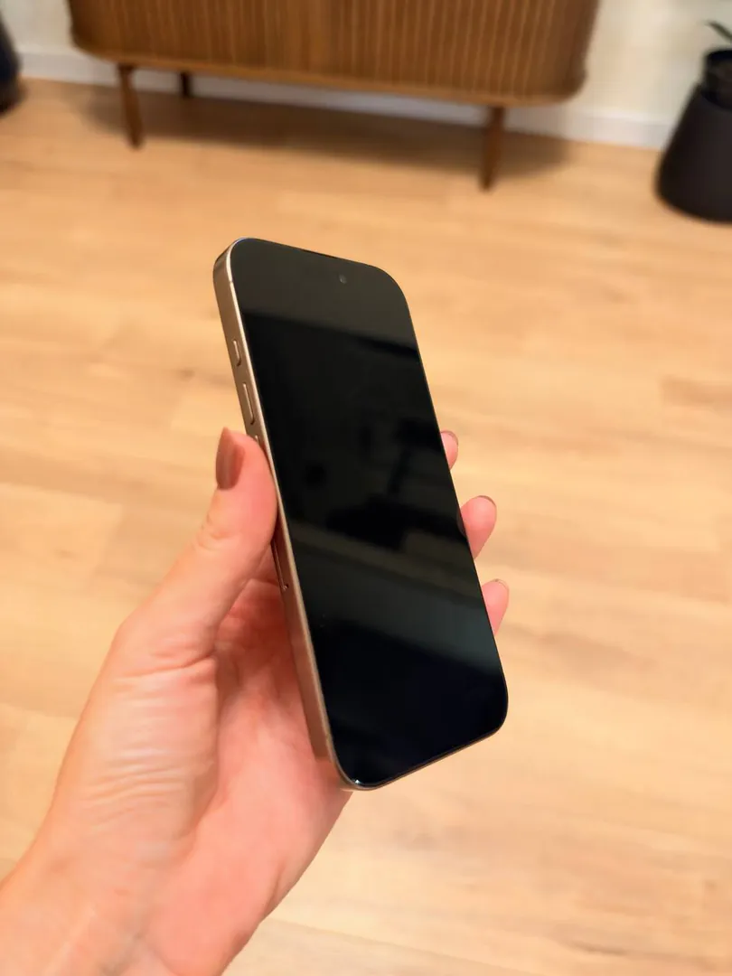 iPhone 16 Pro 256 GB — photo 1