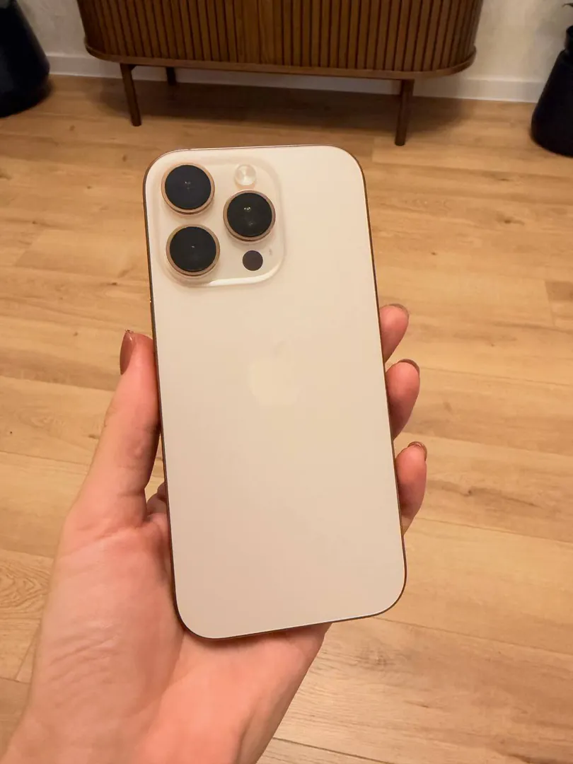 iPhone 16 Pro 256 GB — photo 3
