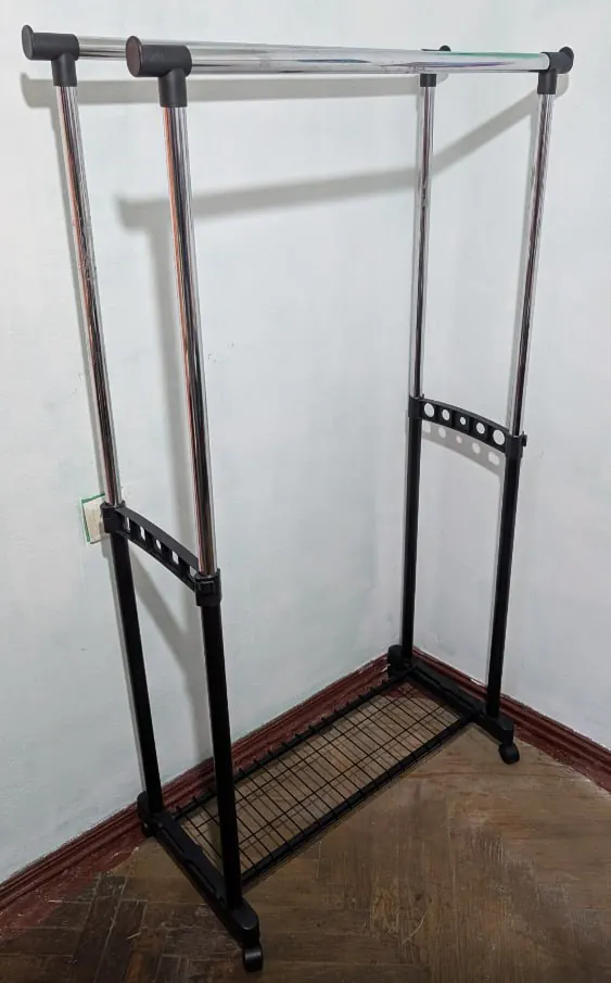 Double sliding clothes rail — photo 1