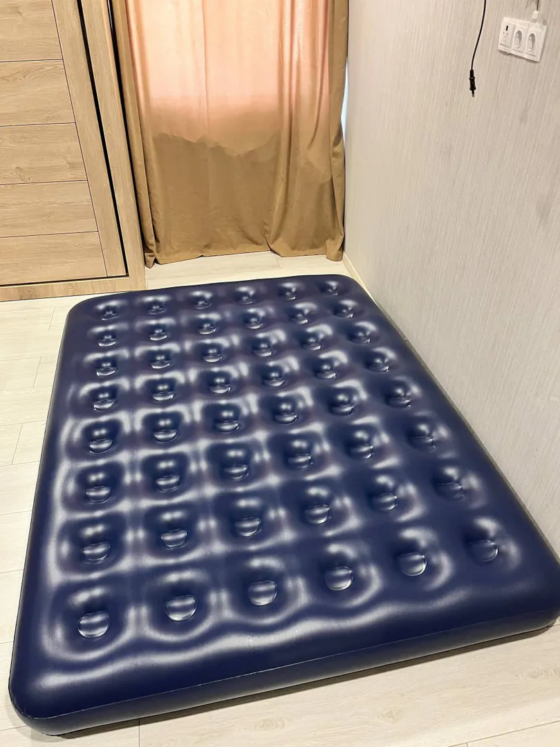 Bestway double air mattress with manual pump — photo 2