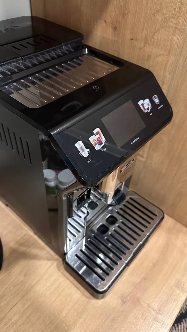 DeLonghi Eletta Explore Coffee Machine — photo 4