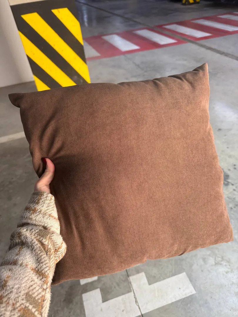 Three brown decorative pillows — photo 2