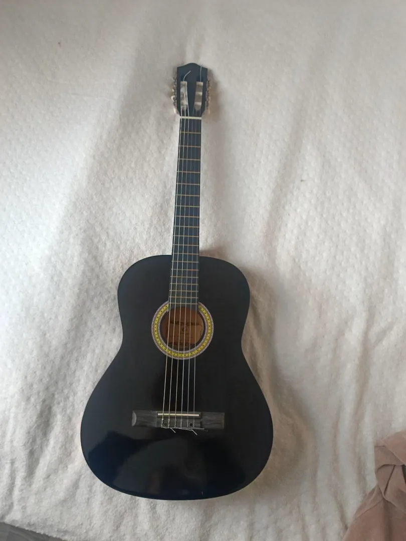Classic guitar — photo 1