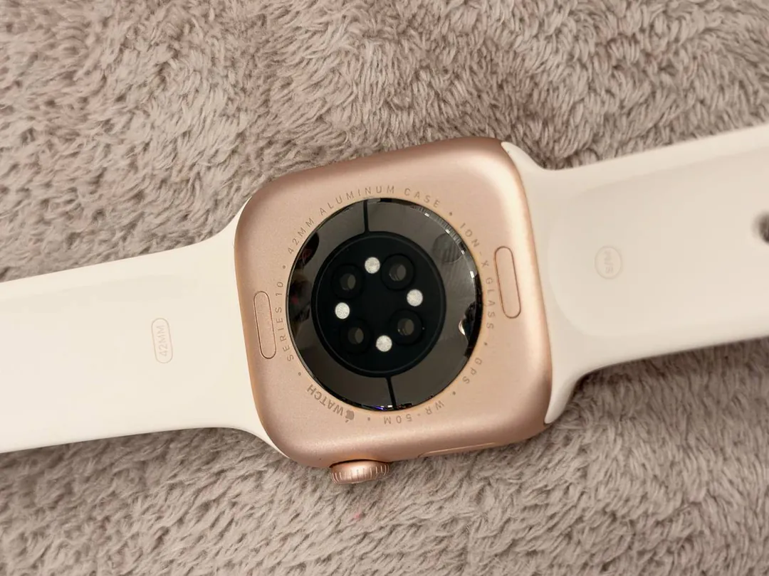 Apple Watch 10 42mm — photo 1