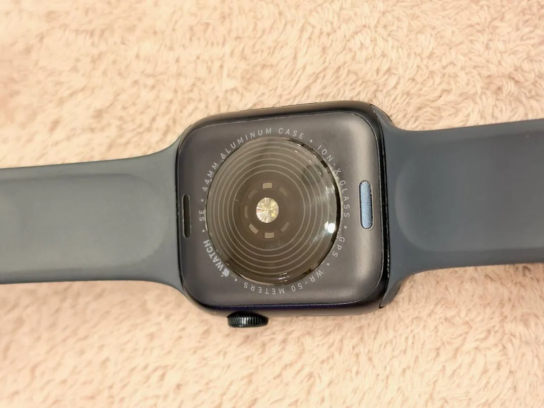 Apple Watch SE 2 44mm — photo 1