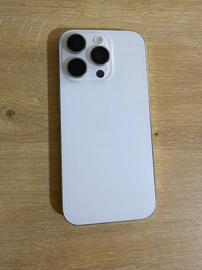iPhone 16 Pro 128GB white — photo 1