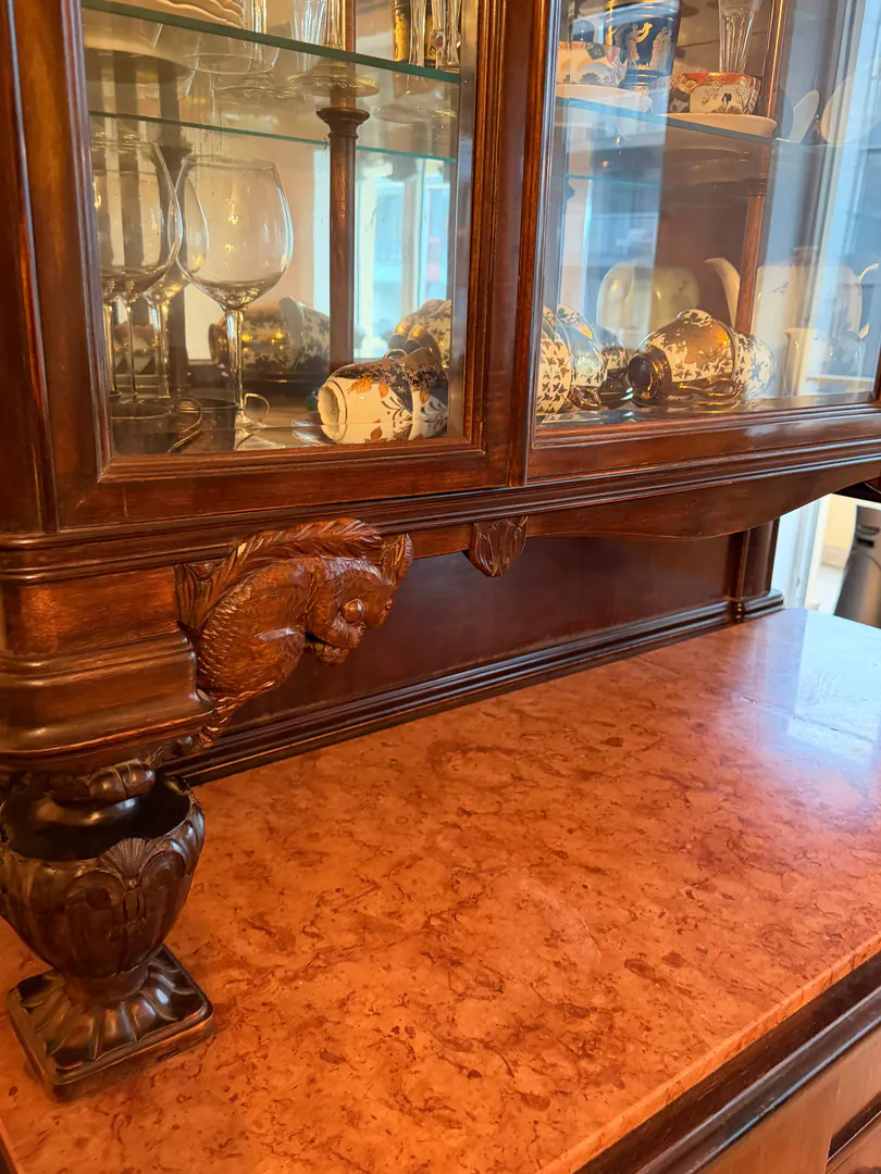 Antique display cabinet — photo 3