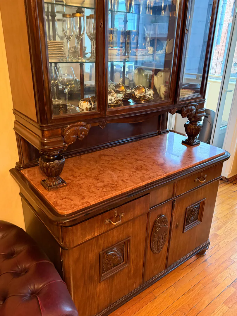 Antique display cabinet — photo 4