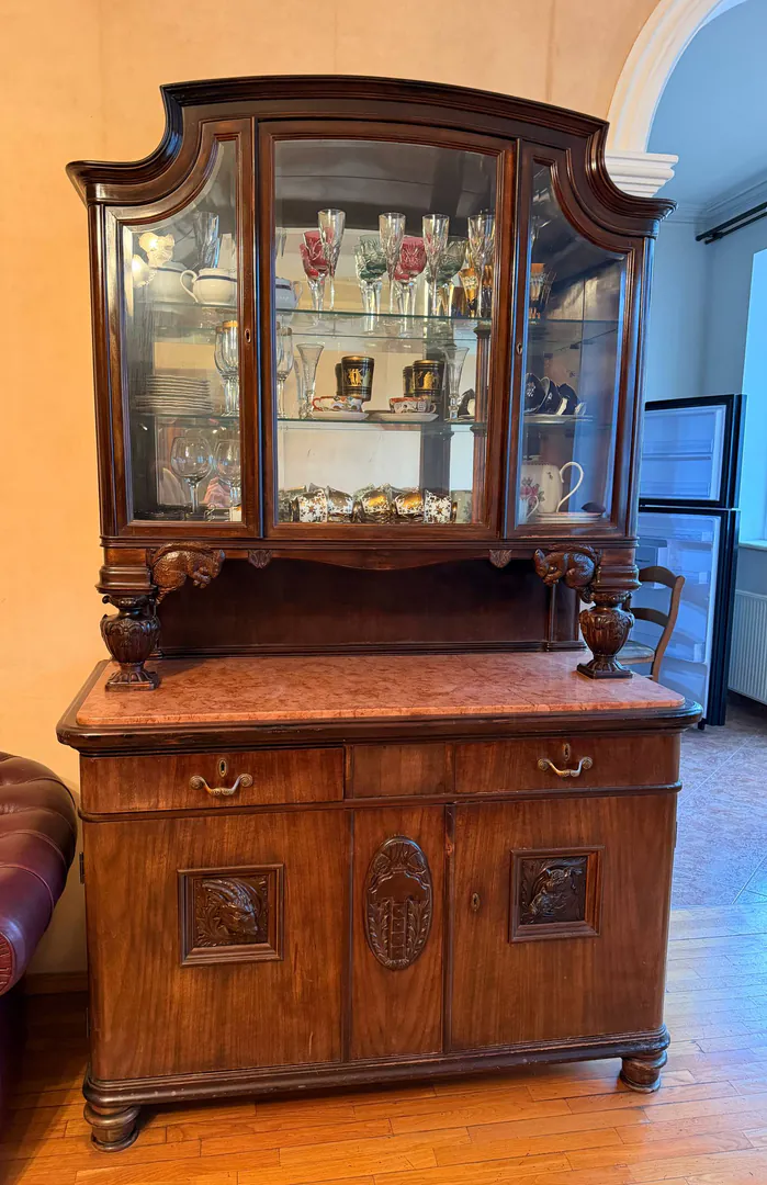 Antique display cabinet — photo 5