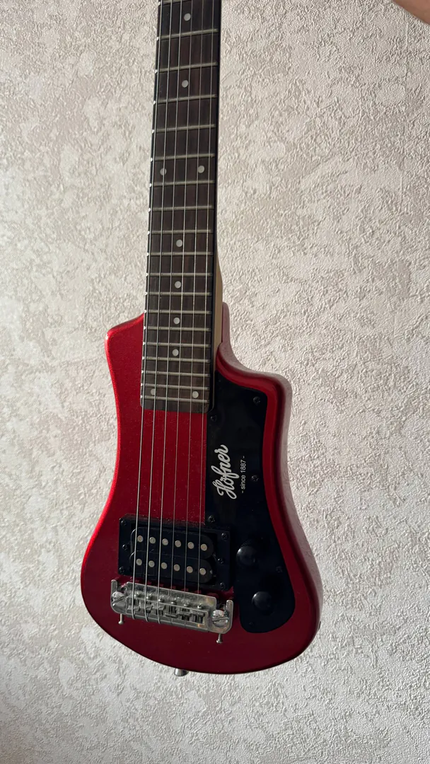 Höfner Shorty compact electric guitar red — photo 4