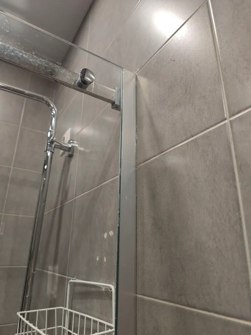 Shower partition with door — photo 3