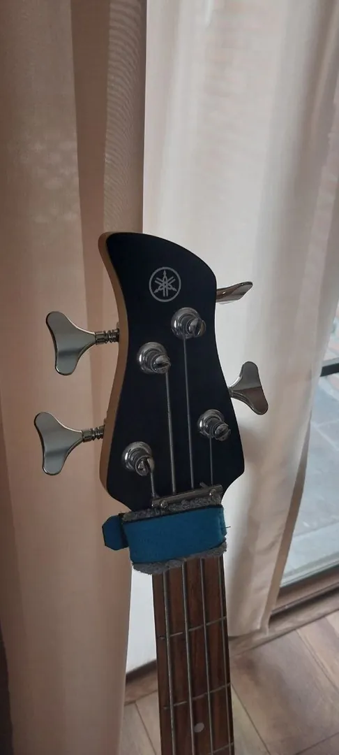 Yamaha TRBX174 bass guitar with Vox amPlug 2 Bass and stand — photo 3