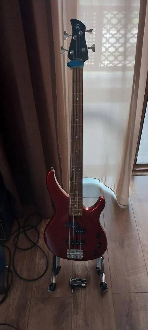 Yamaha TRBX174 bass guitar with Vox amPlug 2 Bass and stand — photo 5