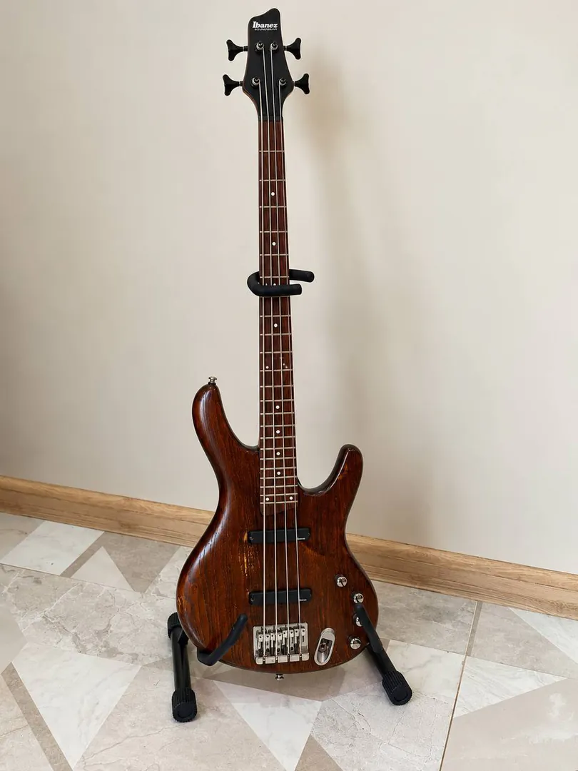 Active bass guitar Ibanez — photo 1