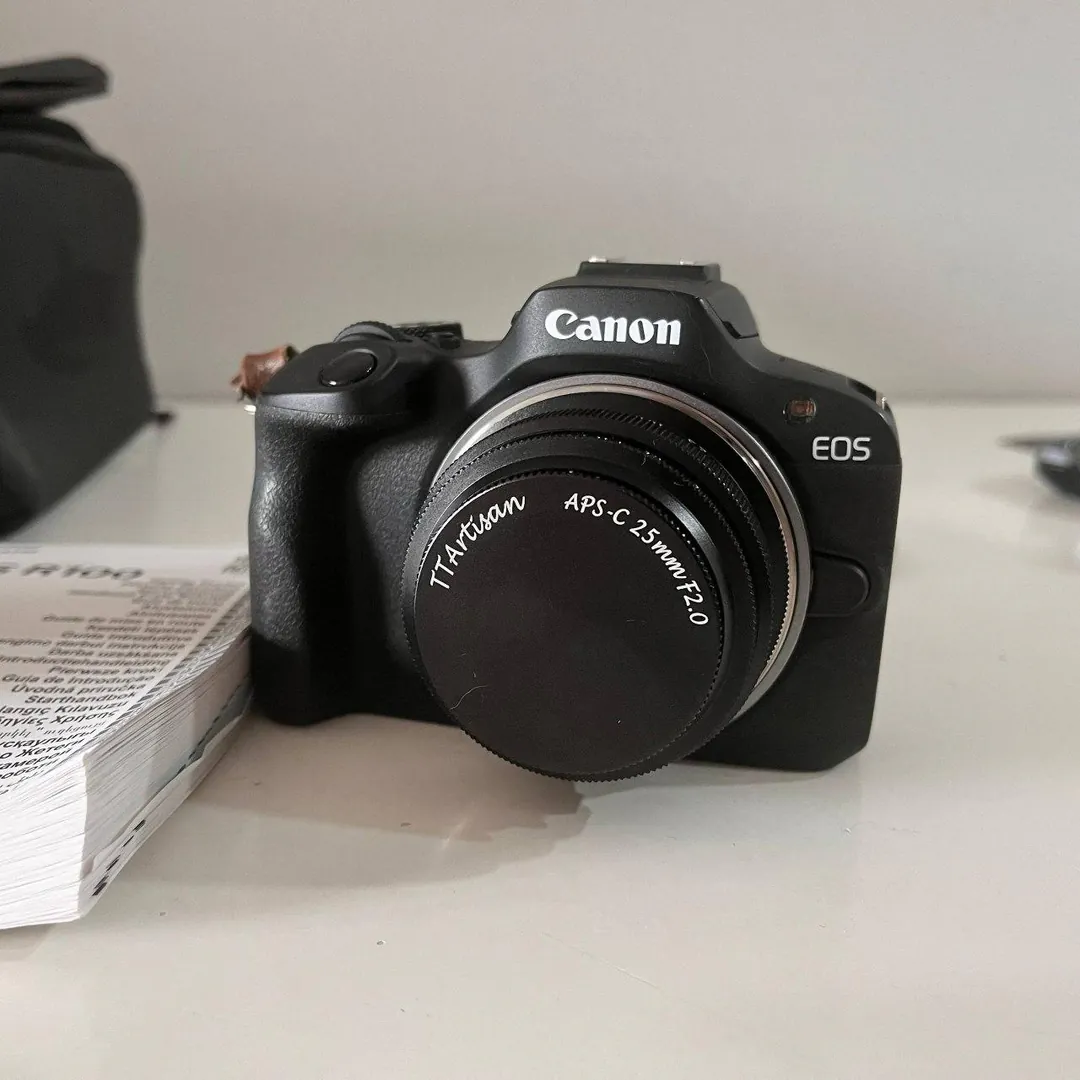 Canon EOS R100 Camera Kit — photo 6