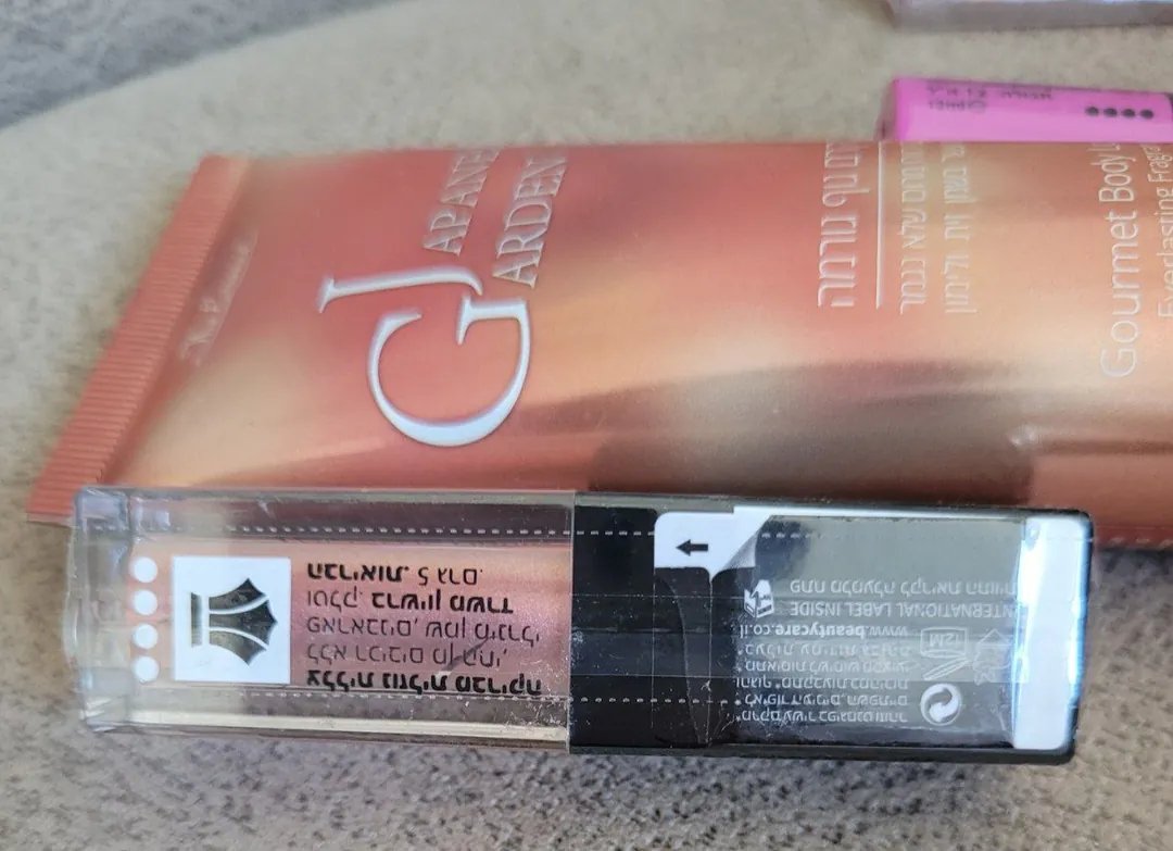 Cosmetics — photo 4