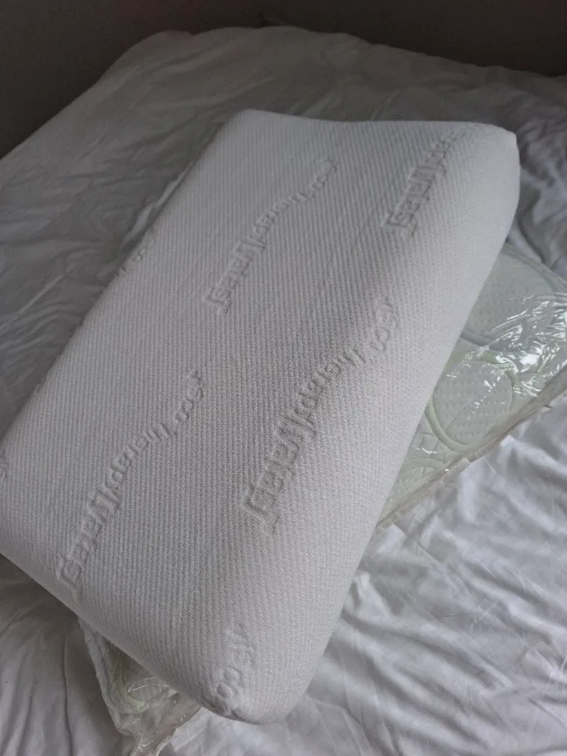Orthopedic memory foam pillow — photo 2