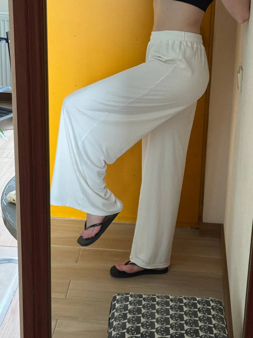White palazzo pants with elastic waistband — photo 1