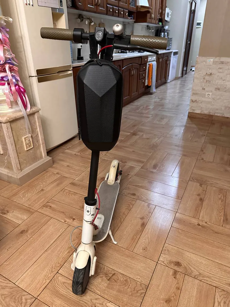 Electric scooter Xiaomi Mi Electric Scooter M365 — photo 1