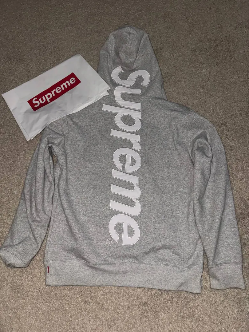 SUPREME hoodie — photo 1