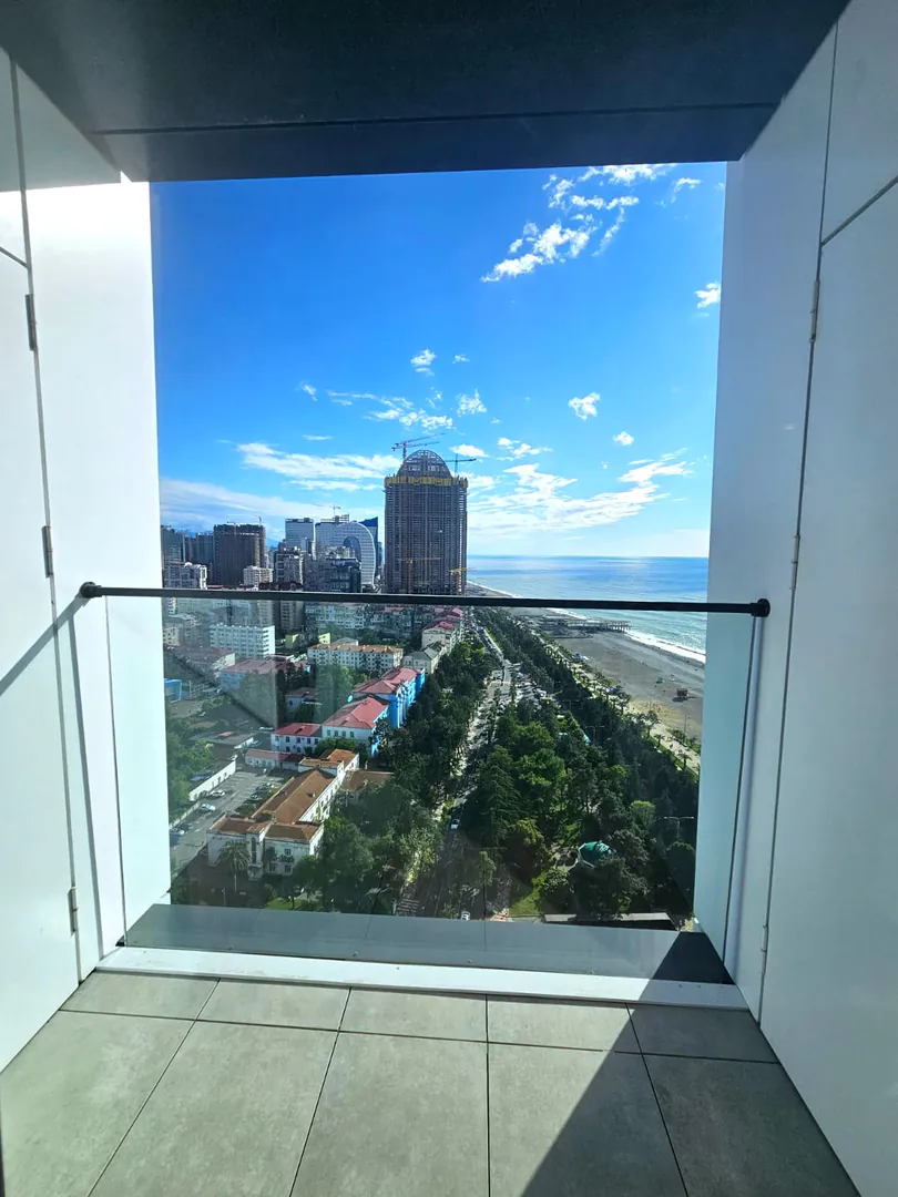 Renting out an elite apartment on the first line in Batumi — photo 3