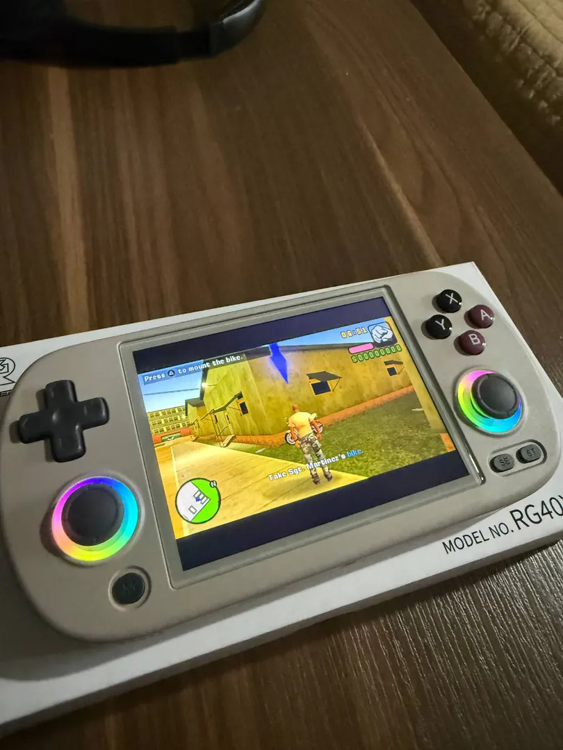 Anbernic RG40XX H — photo 1