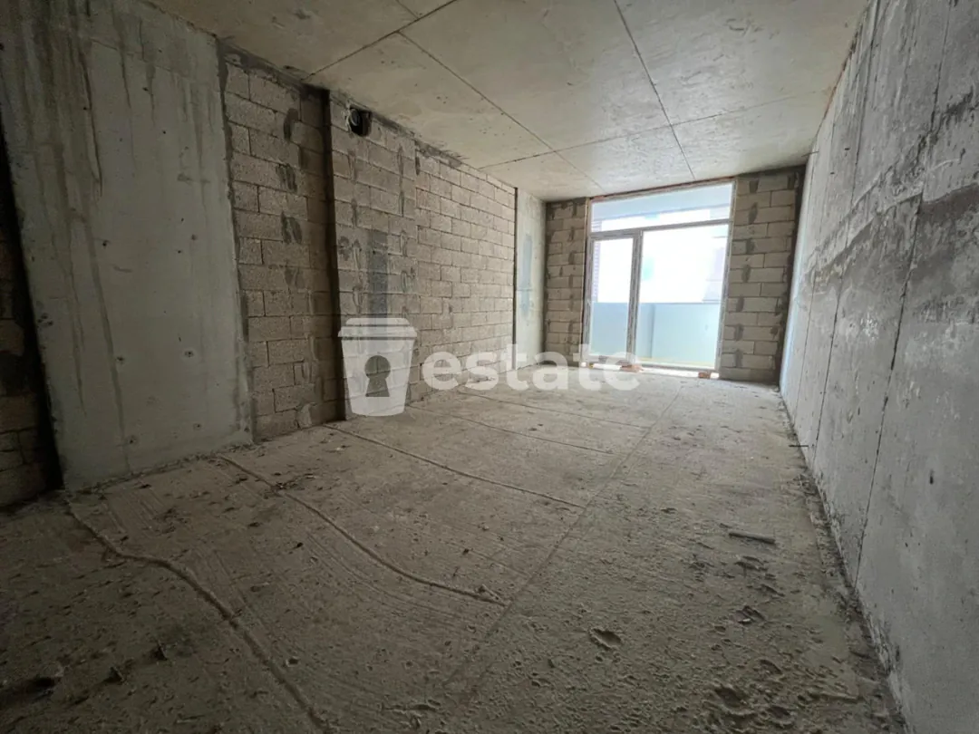 Selling a black frame (studio) in Mahinjauri — photo 2