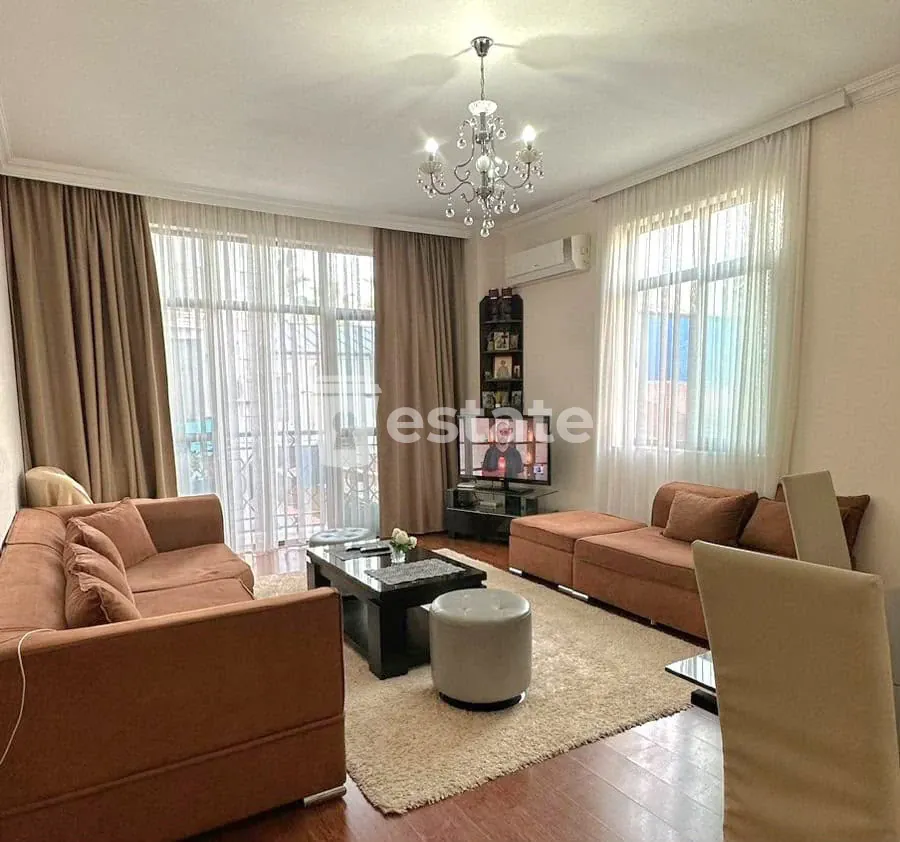 Selling a comfortable 2+1 apartment in old Batumi — photo 1