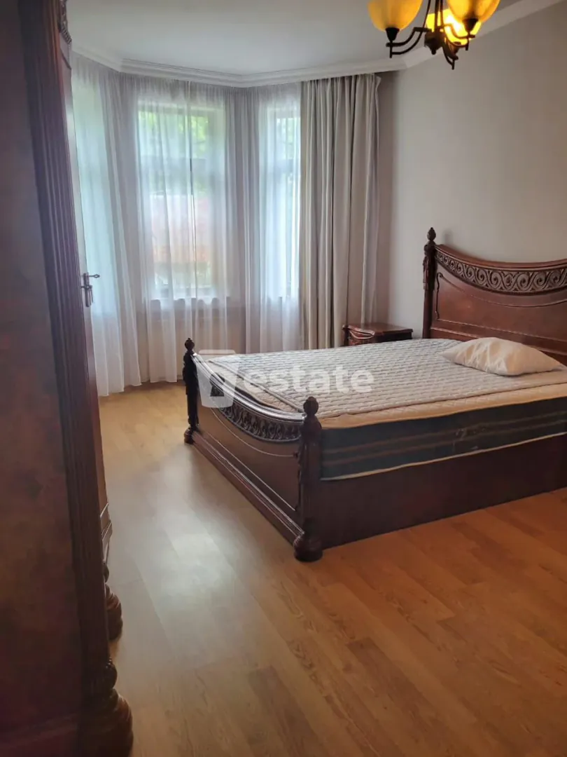Selling spacious 2+1 in old Batumi — photo 7