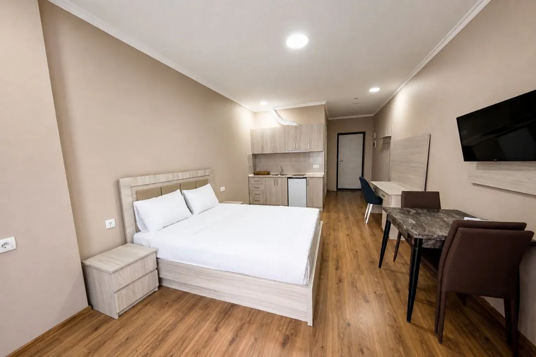 Daily apartment by the sea in Batumi — photo 4