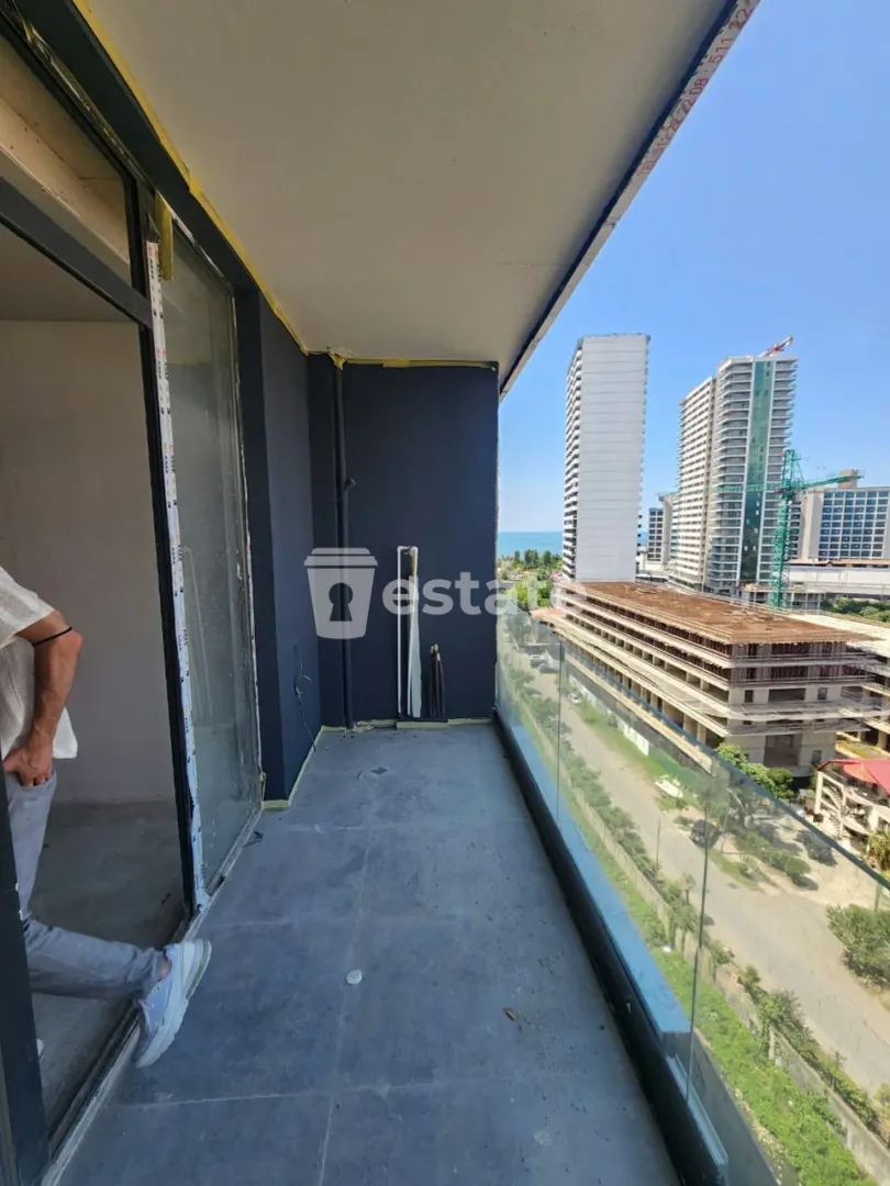 Selling a studio in a green frame near the new... — photo 6