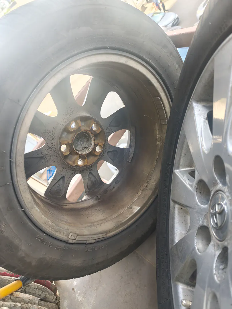 Tires with wheels — photo 1