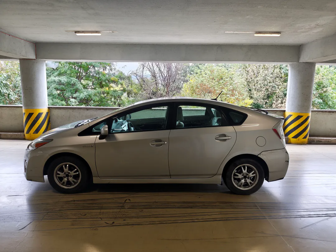 Toyota Prius — photo 1