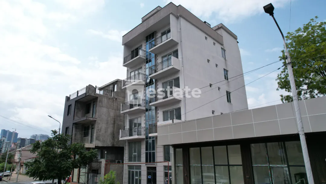 Selling entire house (6 floors) — photo 1