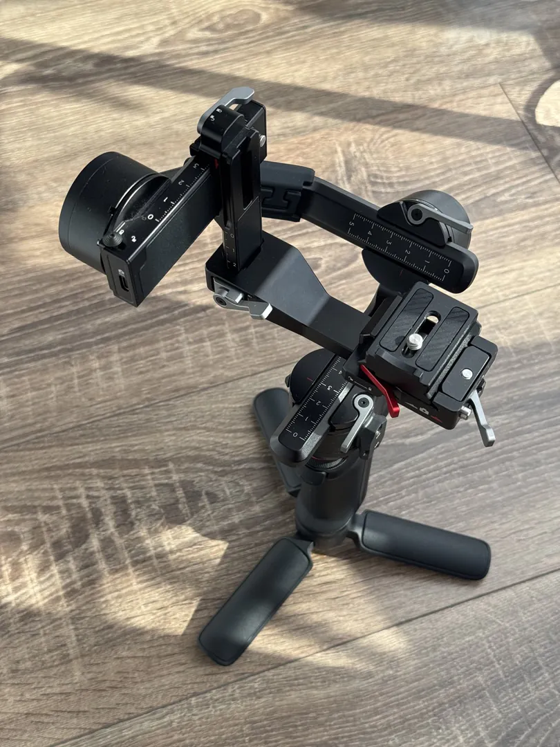 DJI RS3 Mini Gimbal Stabilizer — photo 2