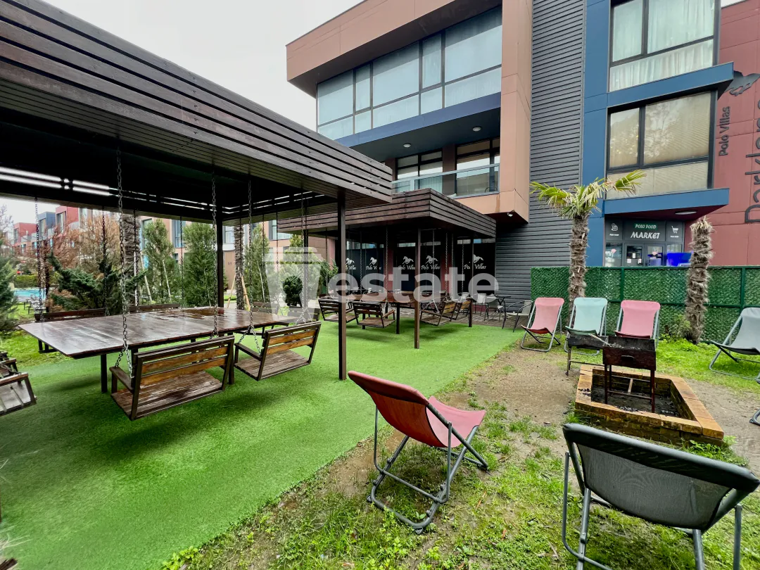 Selling black frame in Polo Villas — photo 6