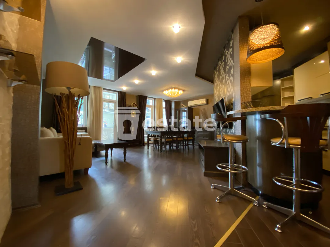 Selling spacious 2+1 apartment — photo 1