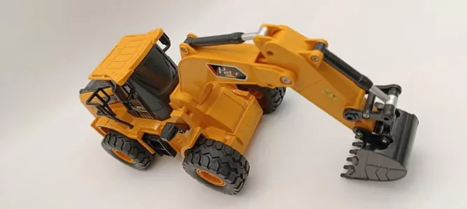 Children's toy with rechargeable remote control — photo 4