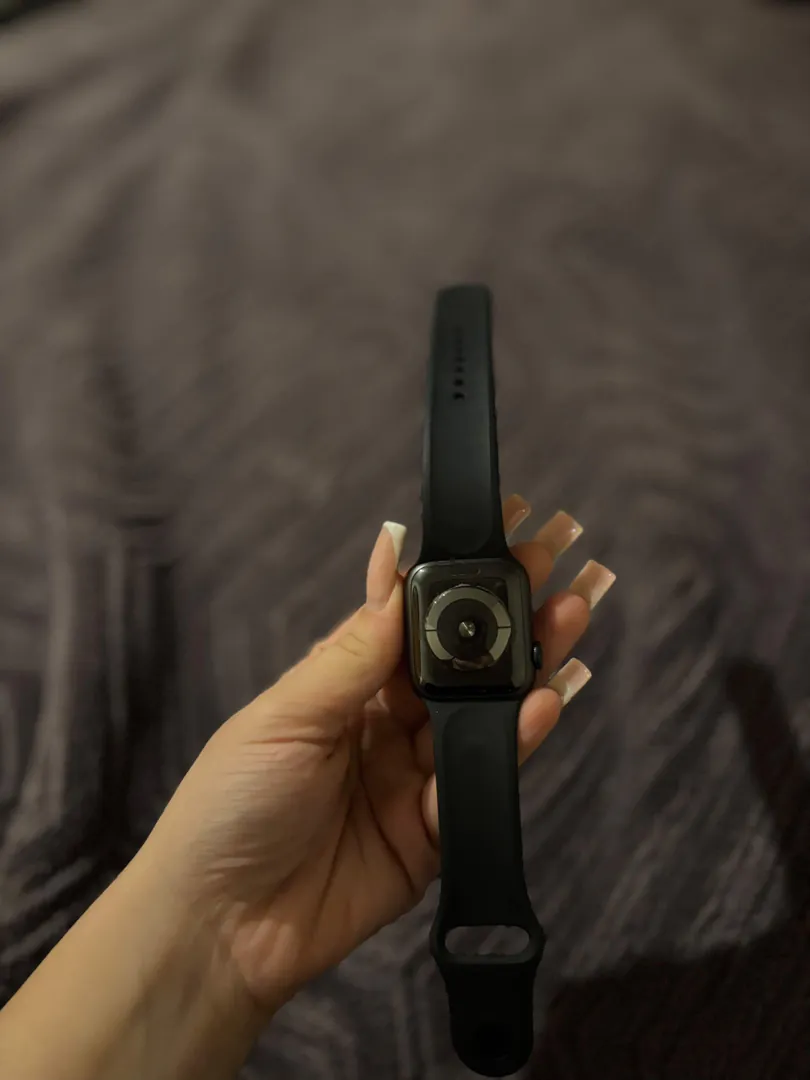 apple watch 5 series 80% battery — photo 1