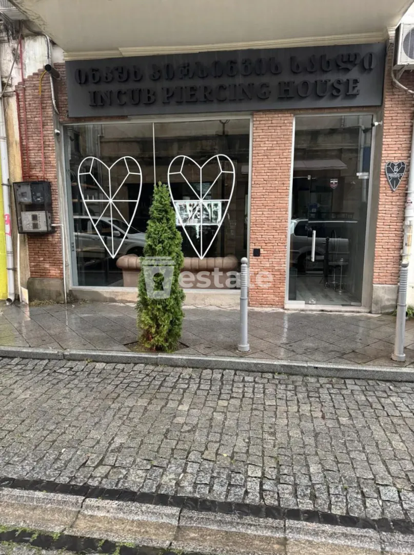 Commercial space for rent in old Batumi — photo 1