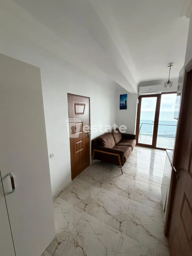 Bright 1+1 apartment for rent with sea view — photo 2