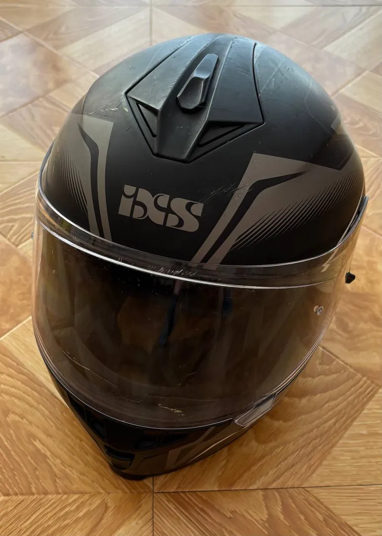 Motorcycle helmet — photo 1