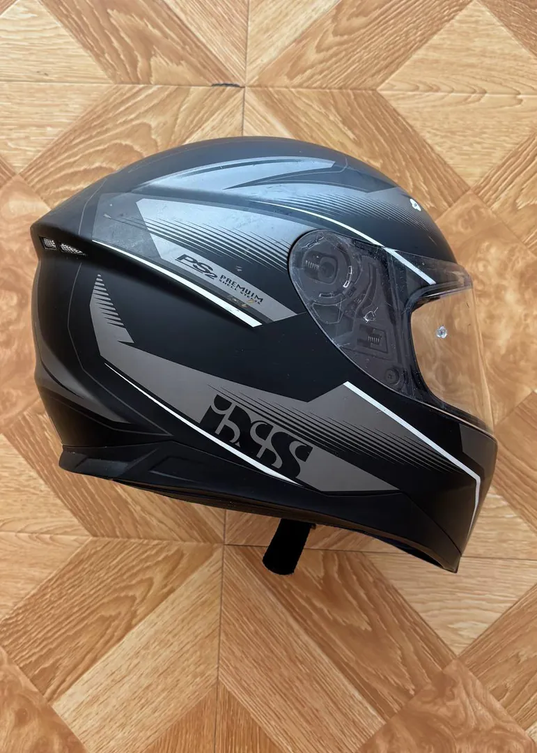 Motorcycle helmet — photo 4