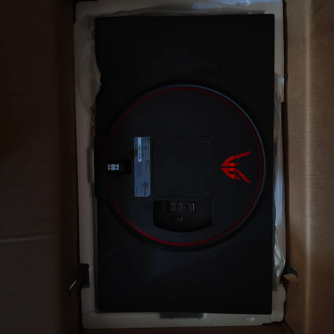 LG 27GP700 240 Hz 1 ms 27 inches — photo 2