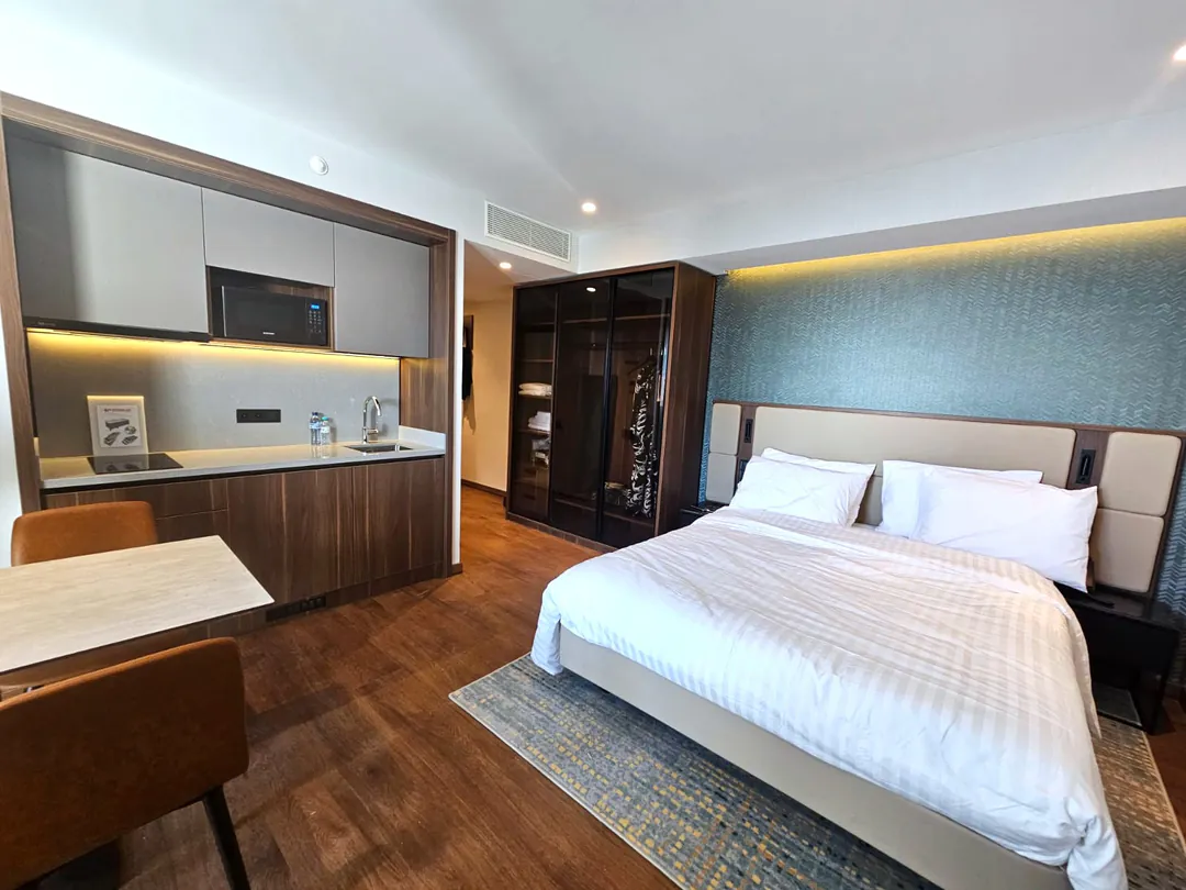 Renting out an elite apartment on the first line in Batumi — photo 7