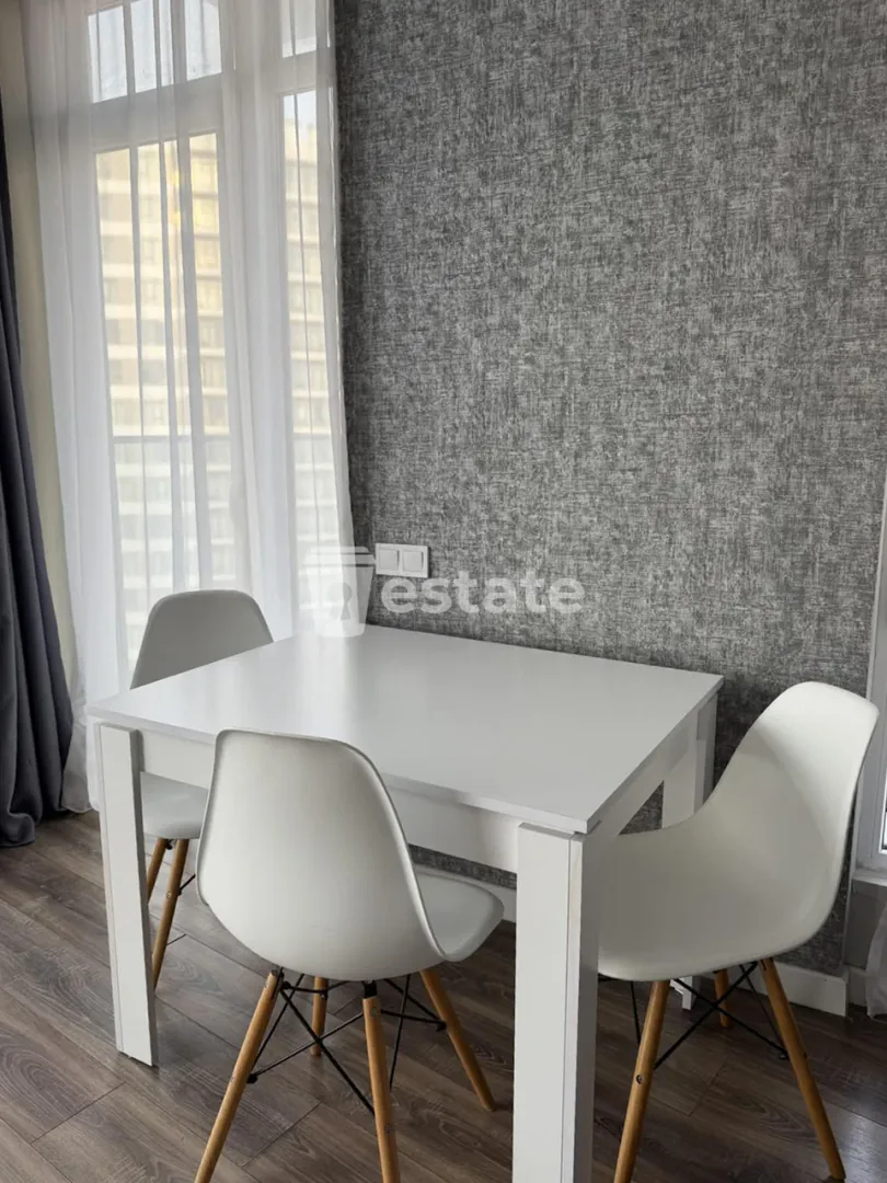 Selling a bright 1+1 apartment on the new boulevard — photo 4