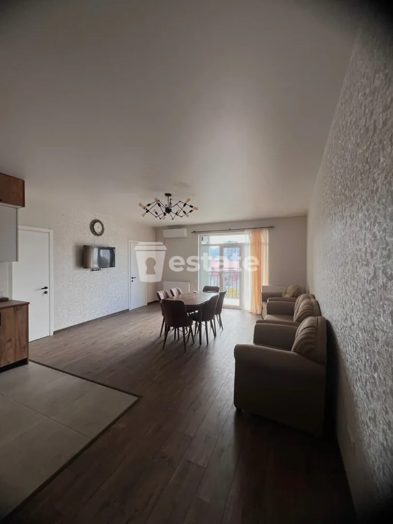 Selling spacious 2+1 apartment near Agrohub — photo 1