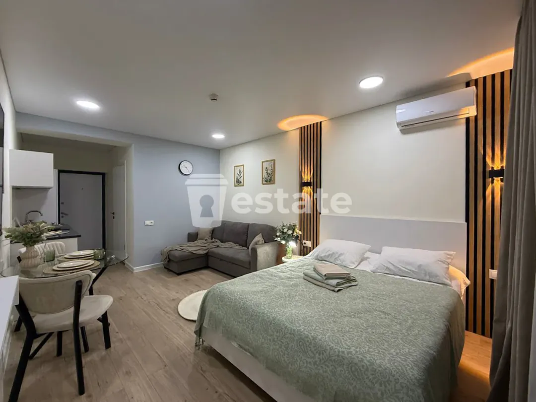Selling a modern studio on Heroes Alley — photo 4